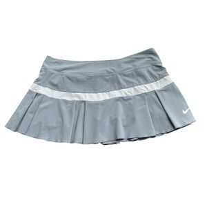 Nike Victory dry fit gray and white tennis Pleated skirt, size large NEW